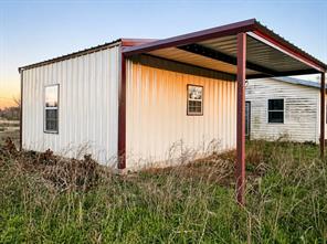 6960 FM 937 - Photo 3