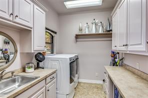 221 Hart Court - Photo 13