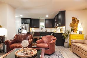 341 Christie Avenue - Photo 6