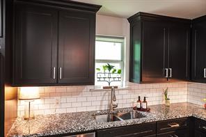 341 Christie Avenue - Photo 8