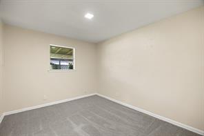 401 Langley Avenue - Photo 15