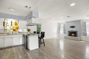 401 Langley Avenue - Photo 3