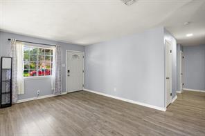 401 Langley Avenue - Photo 4