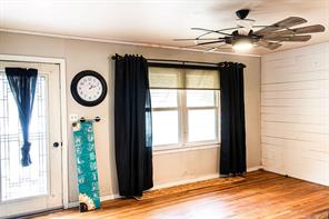 325 NW Avenue I - Photo 3