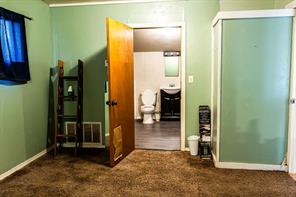 325 NW Avenue I - Photo 31