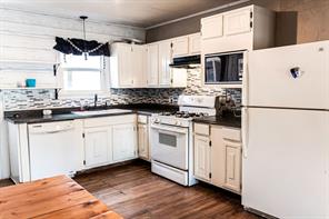 325 NW Avenue I - Photo 7