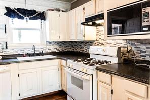 325 NW Avenue I - Photo 9