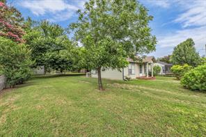 1020 Fisher Street - Photo 7