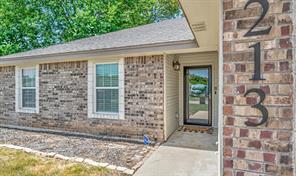 213 Woodlands Boulevard - Photo 2