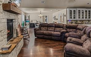 103 Fm 1571 - Photo 13