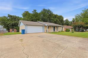 108 Brenda Dr. - Photo 2