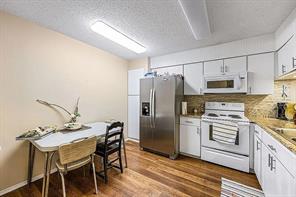 1214 Elm Court - Photo 8