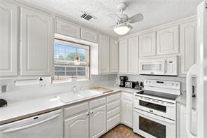 109 Yellowstone Drive - Photo 4