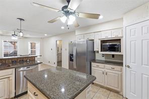 128 Oakwood Court - Photo 12