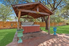 128 Oakwood Court - Photo 32