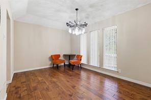 128 Oakwood Court - Photo 8