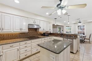 128 Oakwood Court - Photo 9