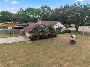 401 Southgate Drive - Photo 3