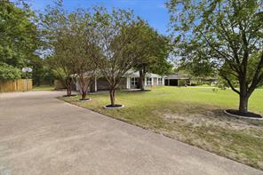 3215 FM 2495 - Photo 2