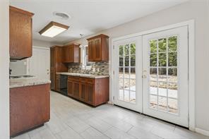 321 Christie Avenue - Photo 3
