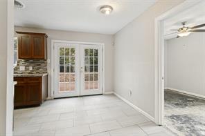 321 Christie Avenue - Photo 4