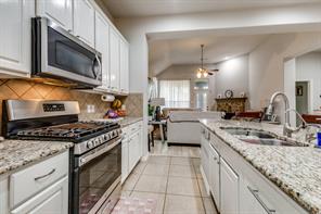 289 Hawthorn Drive - Photo 12