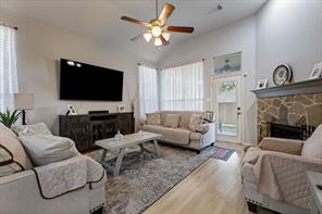 289 Hawthorn Drive - Photo 4