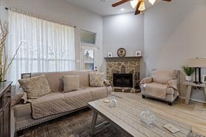 289 Hawthorn Drive - Photo 5