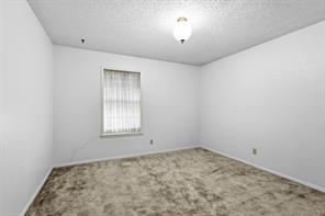 221 County Road 3220 - Photo 13