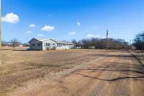 305 Cheyenne Drive - Photo 2