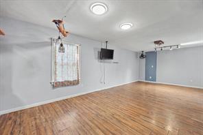 142 Iowa Place - Photo 10