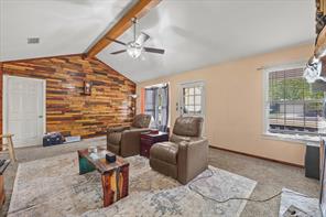 142 Iowa Place - Photo 4