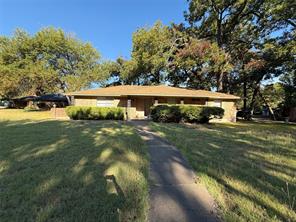 301 Lakewood Drive