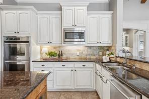 1761 Elmhurst Court - Photo 12