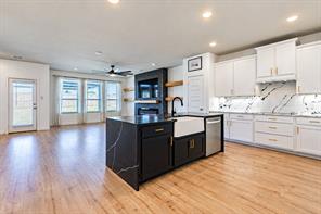 970 Hurstwood Drive - Photo 2