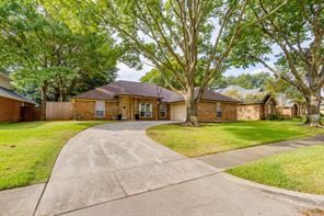 2637 Surrey Woods Road - Photo 2