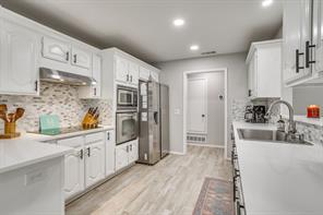 2637 Surrey Woods Road - Photo 9