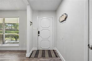 1047 Westlake Drive - Photo 3