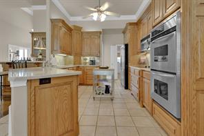 209 Clubview - Photo 15