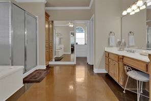 209 Clubview - Photo 22