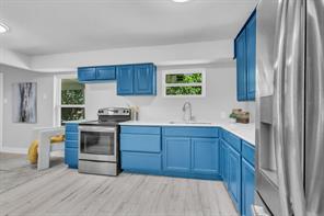 110 N Hillside Street - Photo 10