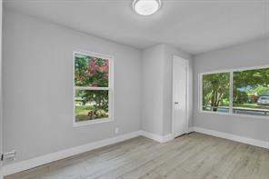 110 N Hillside Street - Photo 19