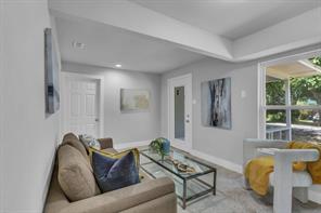 110 N Hillside Street - Photo 5