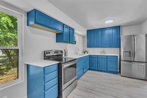 110 N Hillside Street - Photo 8