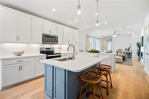 8716 Saratoga Street - Photo 2