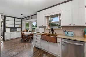 214 De La Cruz Street - Photo 12