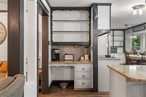 214 De La Cruz Street - Photo 18