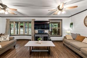 214 De La Cruz Street - Photo 6