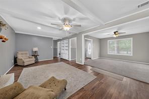 6969 FM 2494 - Photo 17