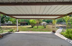 6969 FM 2494 - Photo 34